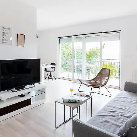 Black & White Апартаменты *