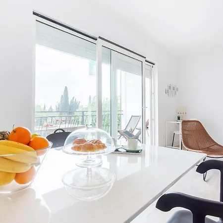 Black & White Апартаменты *