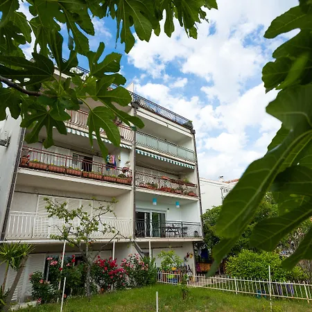 Апартаменты Black & White *