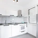 Apartment Black & White *