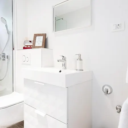 Black & White Apartment *