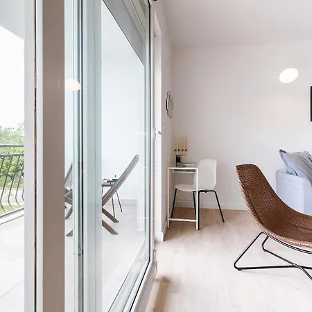 Black & White * Split