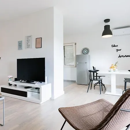 Black & White * Split