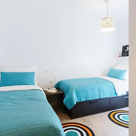 Black & White Apartment *