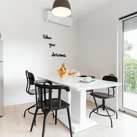 Apartament Black & White