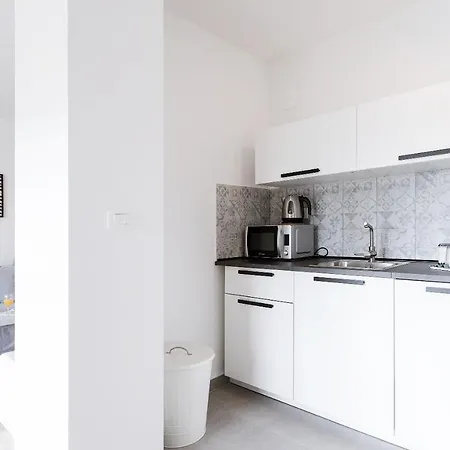 Black & White * Split