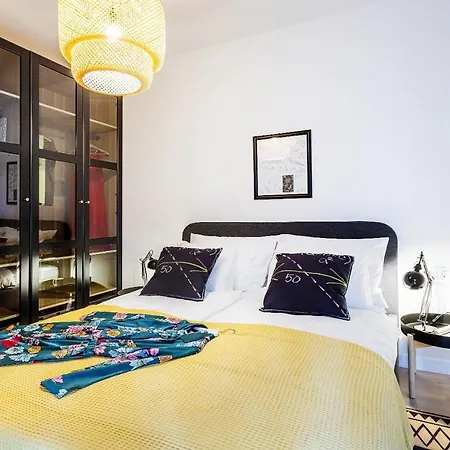 Black & White アパート *