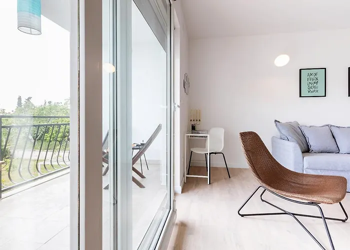 Black & White * Split