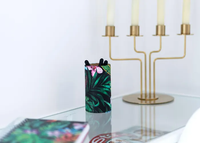 Apartman Black & White