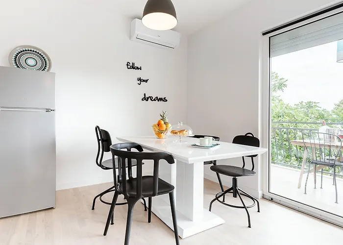 Black & White * Split