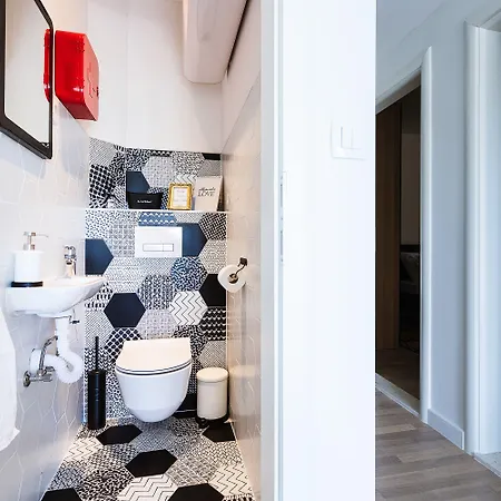 Black & White Apartman Split